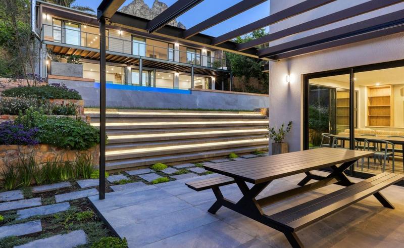 6 Bedroom Property for Sale in Camps Bay Western Cape